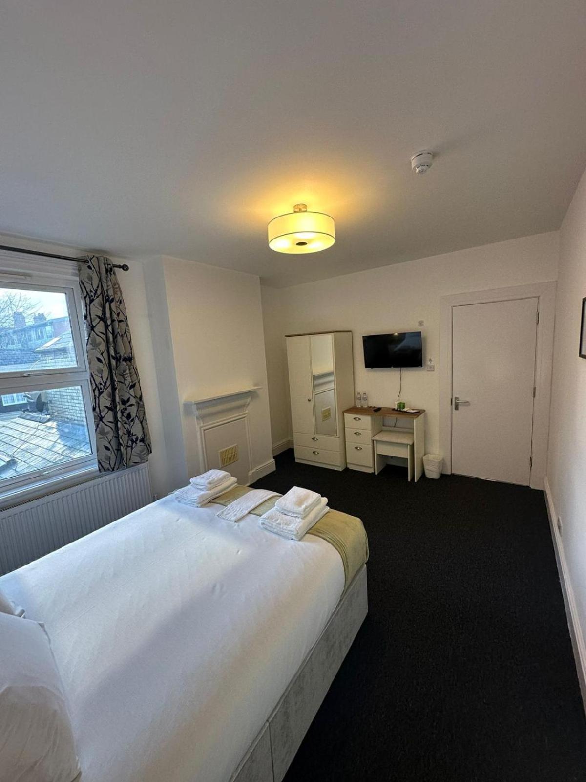 Cambridge Central Rooms - Tas Accommodations Exterior photo