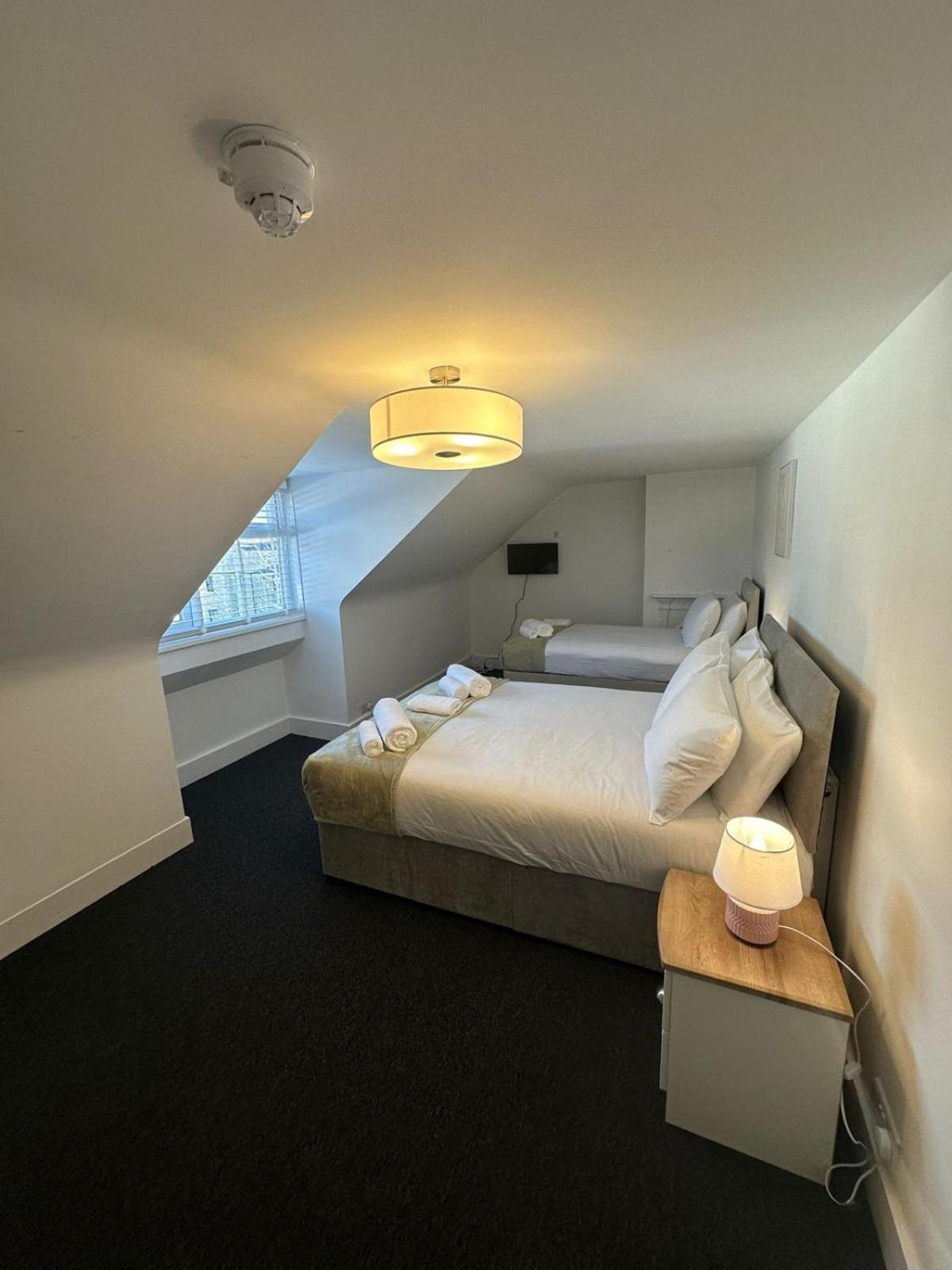 Cambridge Central Rooms - Tas Accommodations Exterior photo