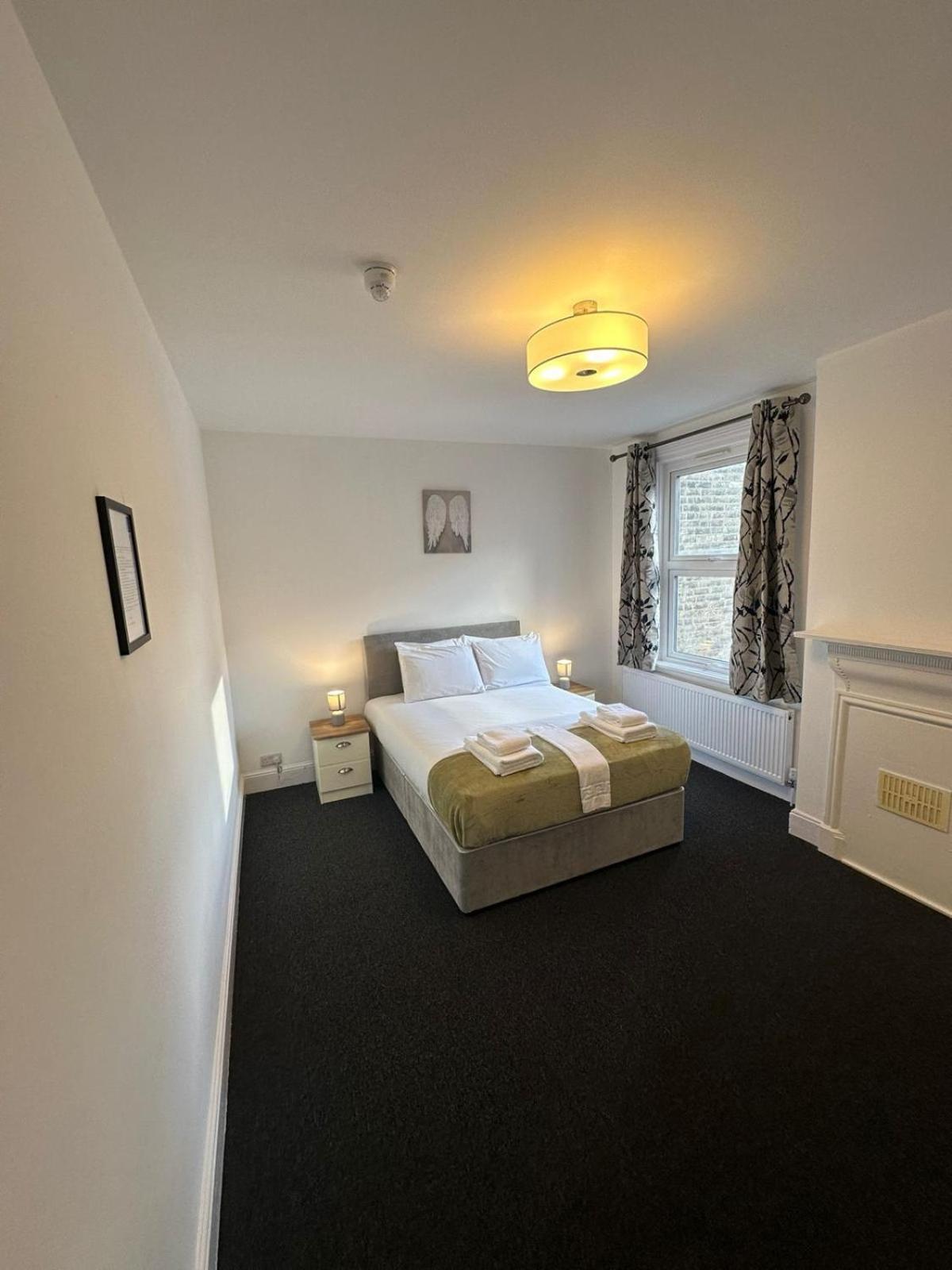 Cambridge Central Rooms - Tas Accommodations Exterior photo