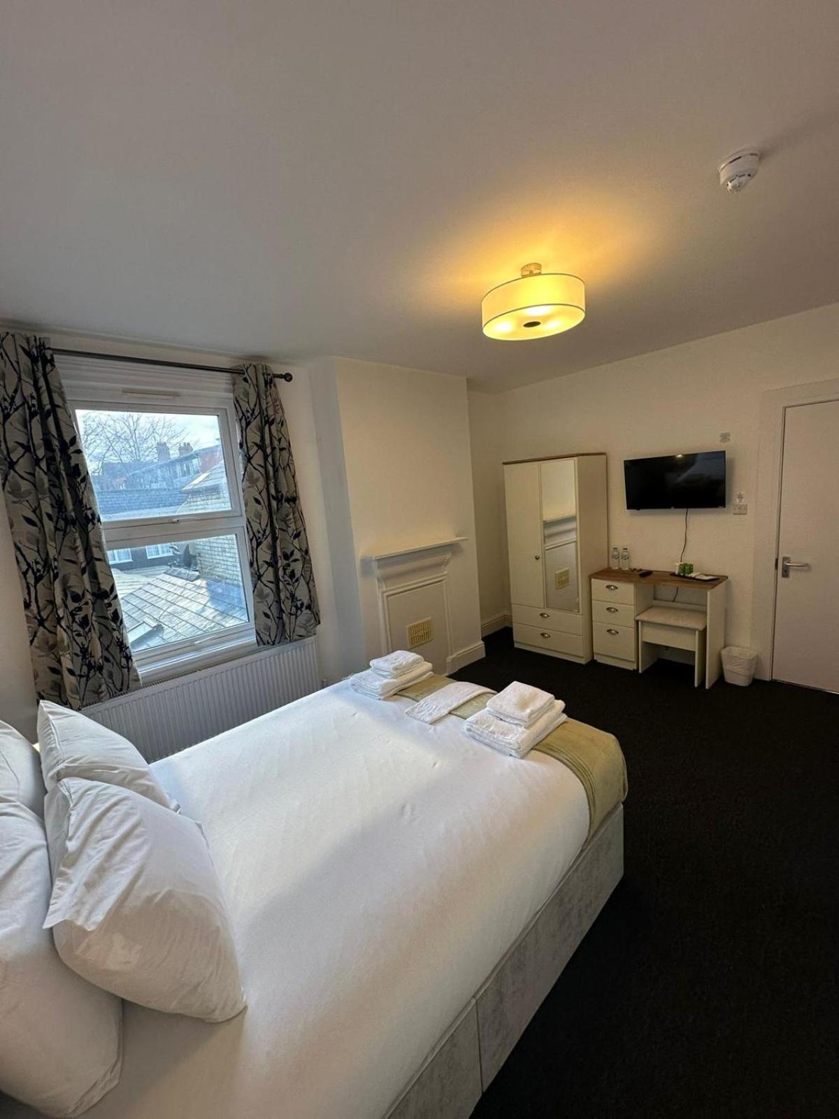 Cambridge Central Rooms - Tas Accommodations Exterior photo