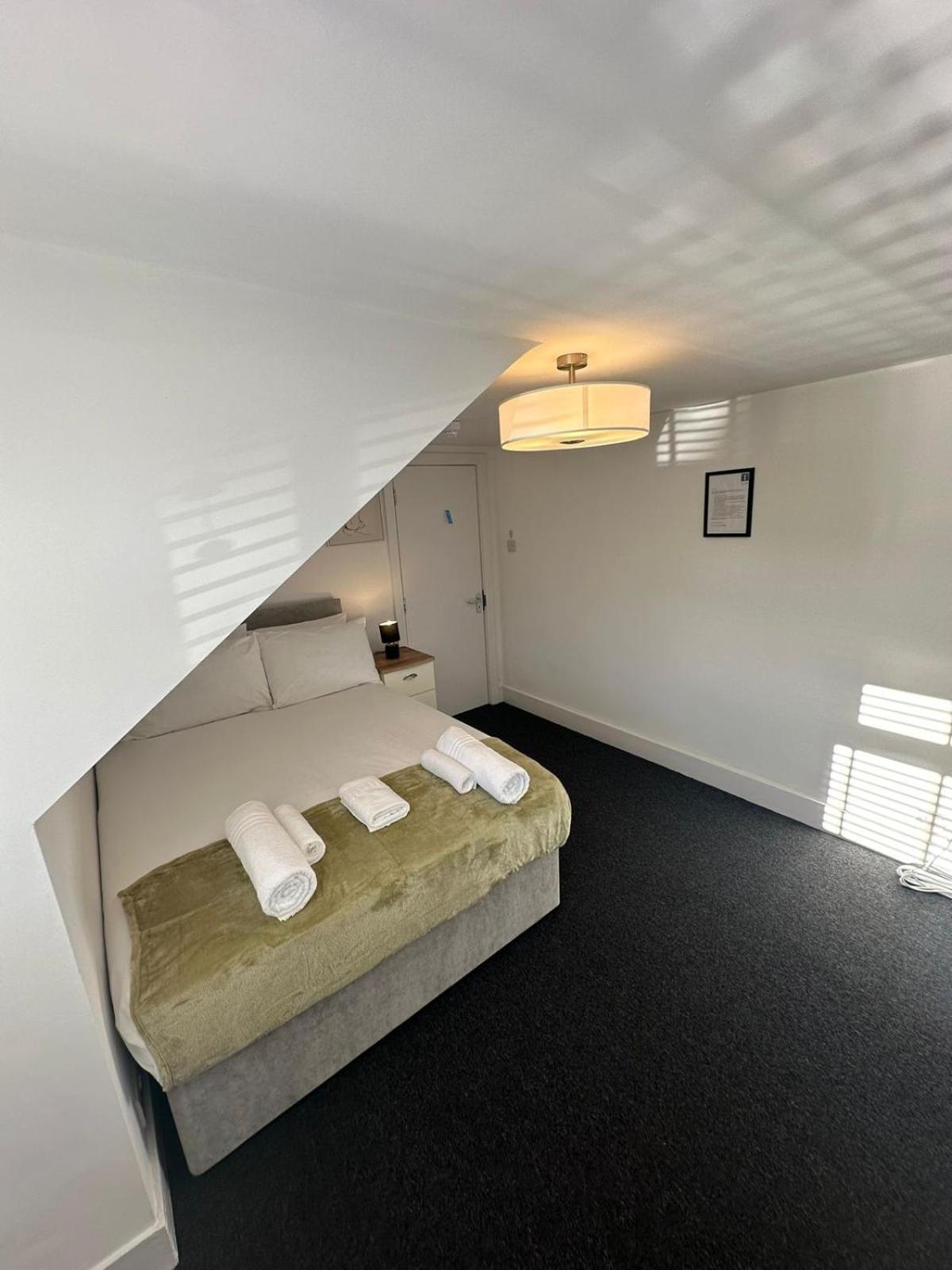 Cambridge Central Rooms - Tas Accommodations Exterior photo